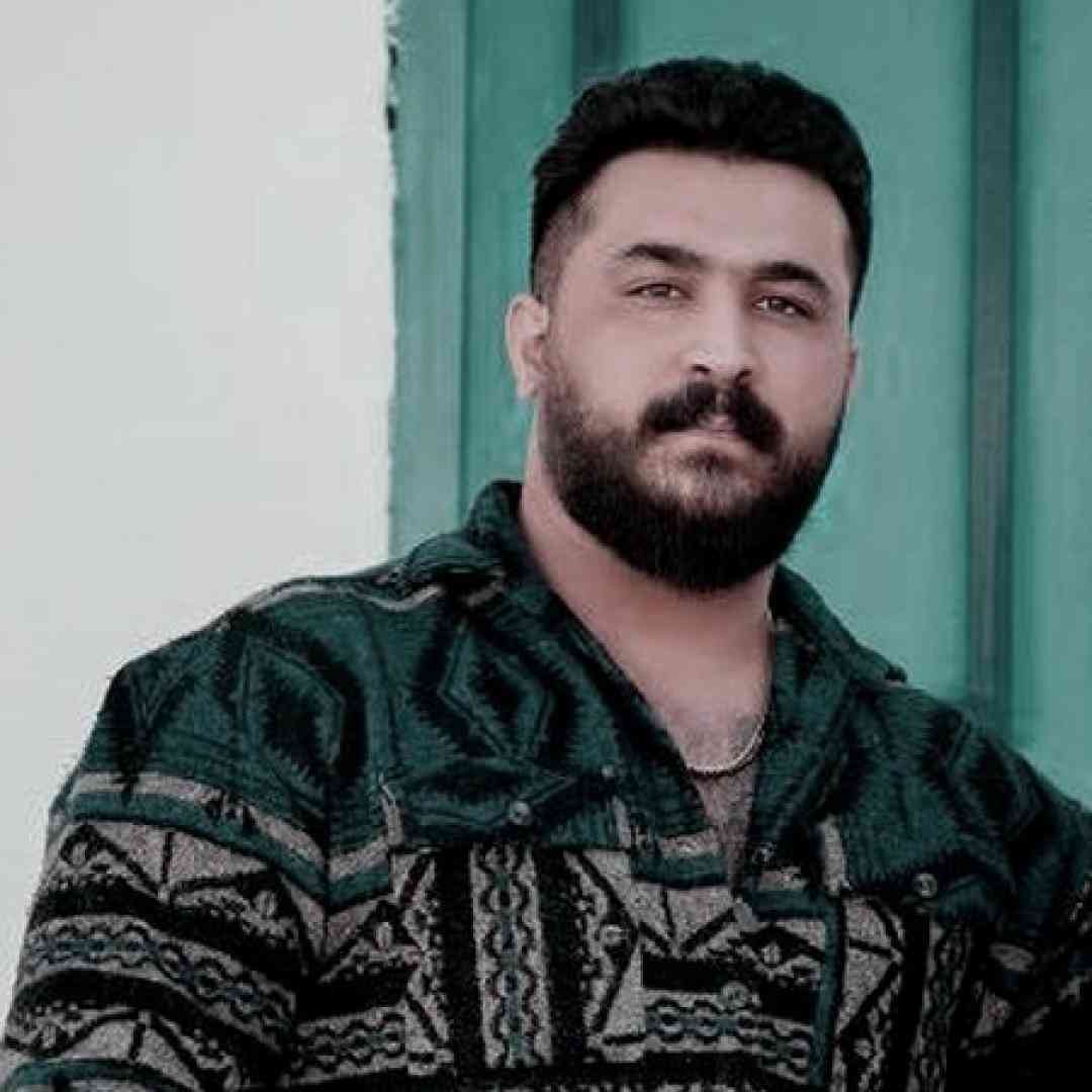 دانلود آهنگ عشقت عین یه مشروب فیک دست پره از رضا کرمی تارا